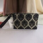 Woven wristlet damask black
