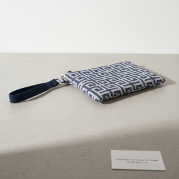 Wristlet woven meander blue